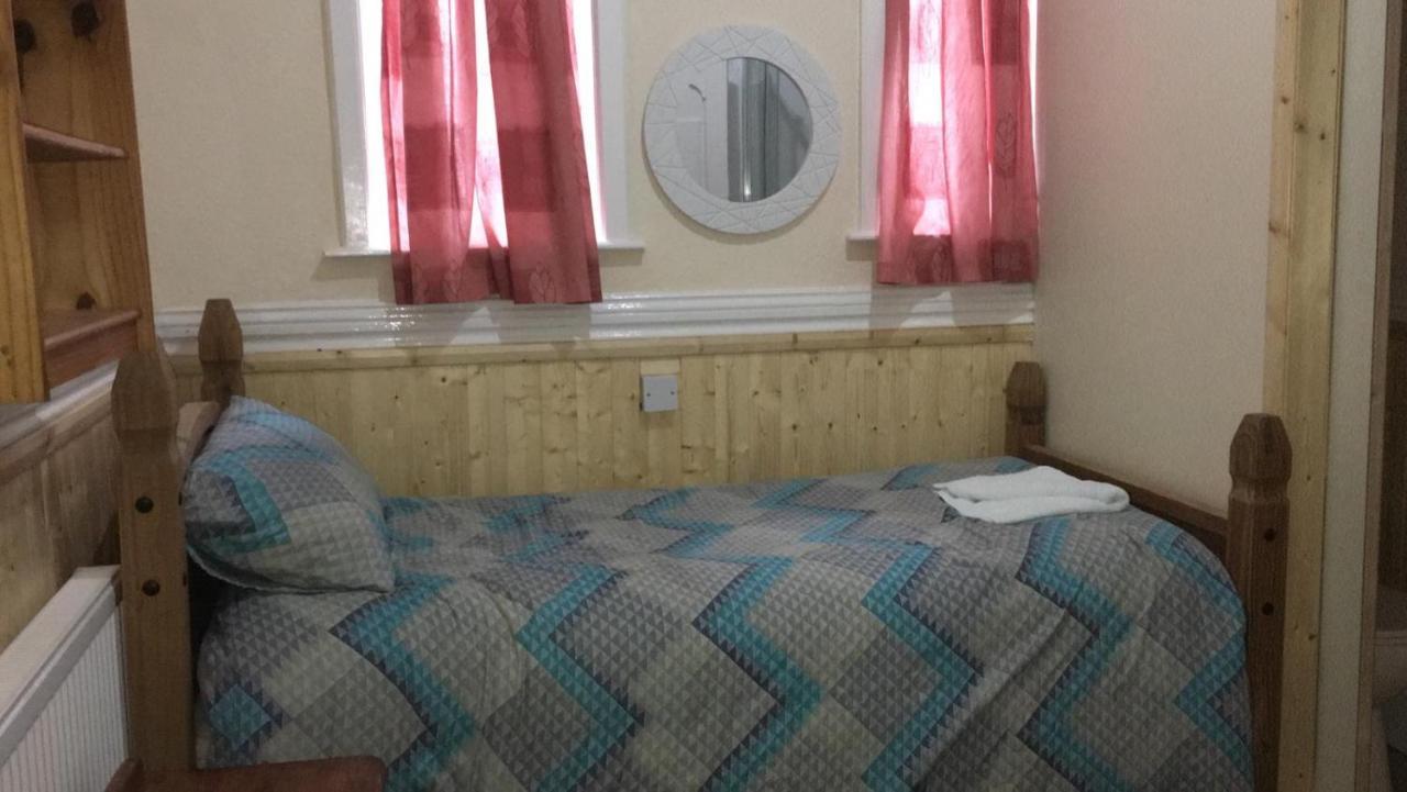 Отель Lennard House Фолькустоун Экстерьер фото